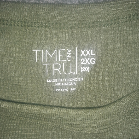 Junior's plus size tank - Picture 2 of 2